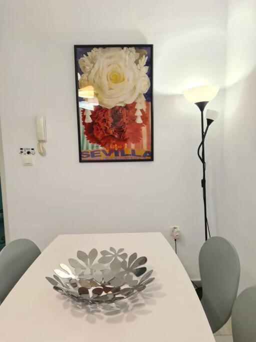 C Palacio Parking Segun Disponibilidad Sevilla Eksteriør bilde