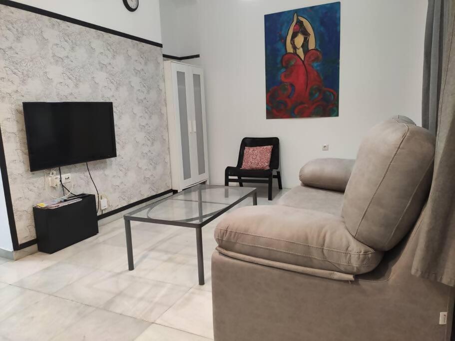 C Palacio Parking Segun Disponibilidad Sevilla Eksteriør bilde