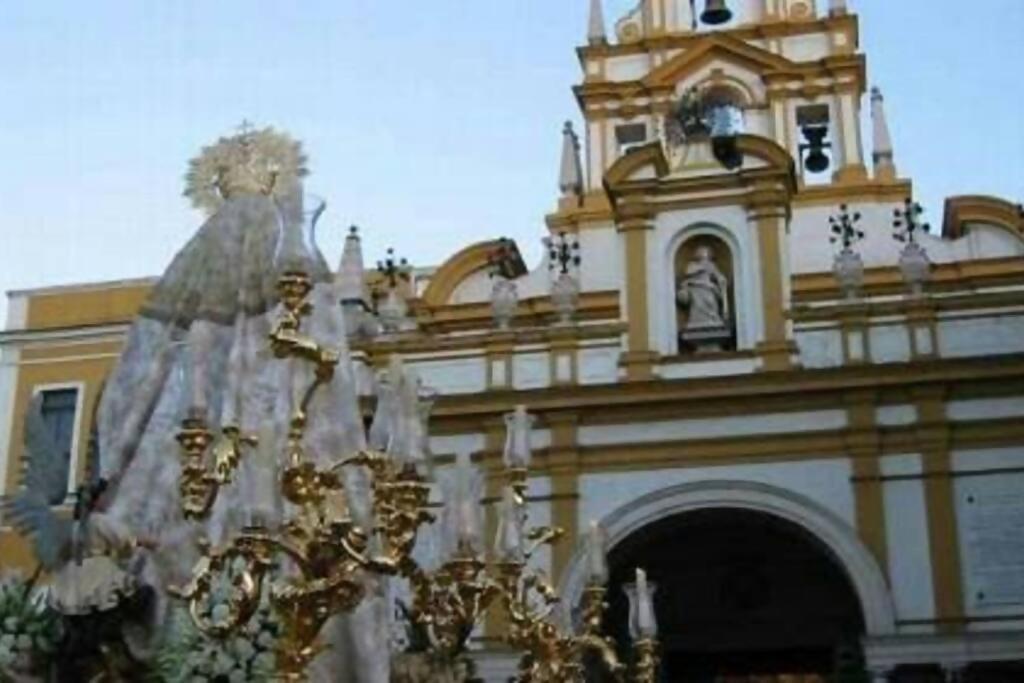 C Palacio Parking Segun Disponibilidad Sevilla Eksteriør bilde