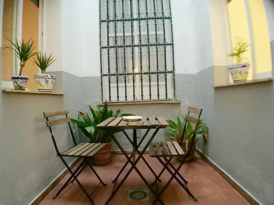 C Palacio Parking Segun Disponibilidad Sevilla Eksteriør bilde